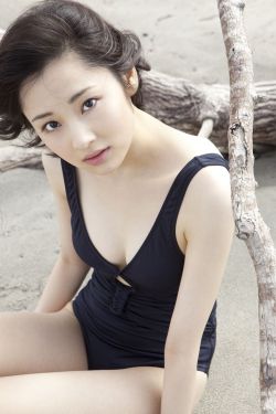 黄菡女儿气质清纯